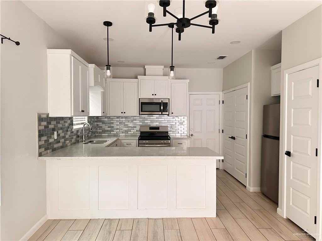 1019 N Clarence Ave #1 - Photo 3 of 8
