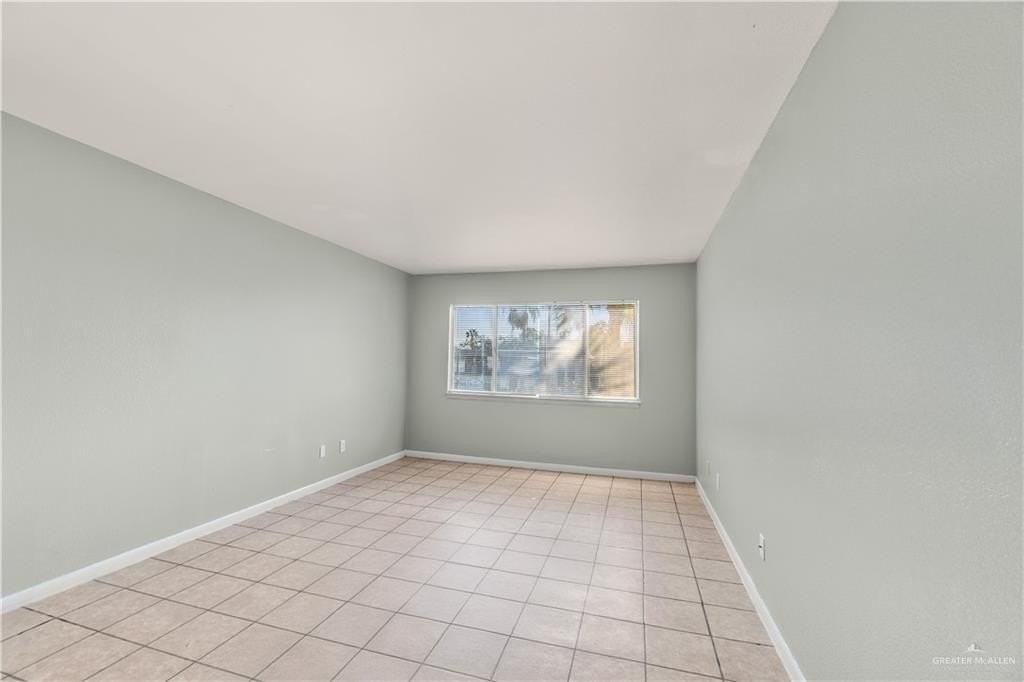 201 N Montevideo Ave #2 - Photo 3 of 8