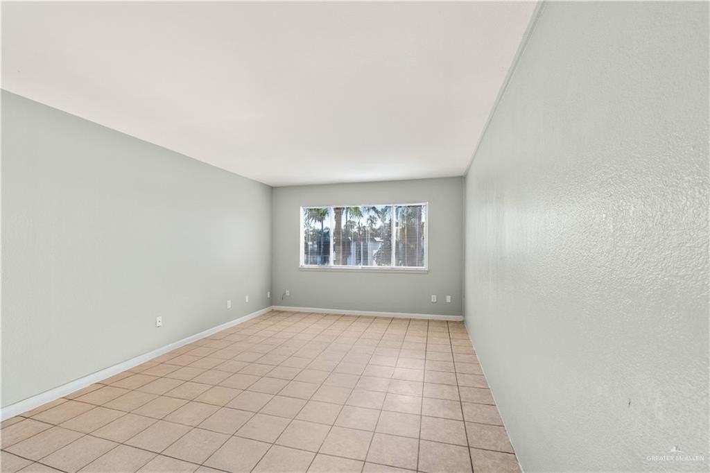 201 N Montevideo Ave #2 - Photo 7 of 8