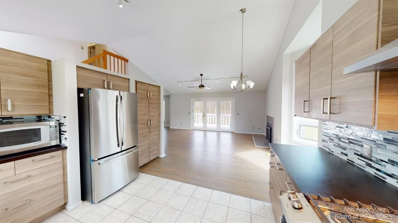 1280 Sunset Rd - Photo 5 of 50