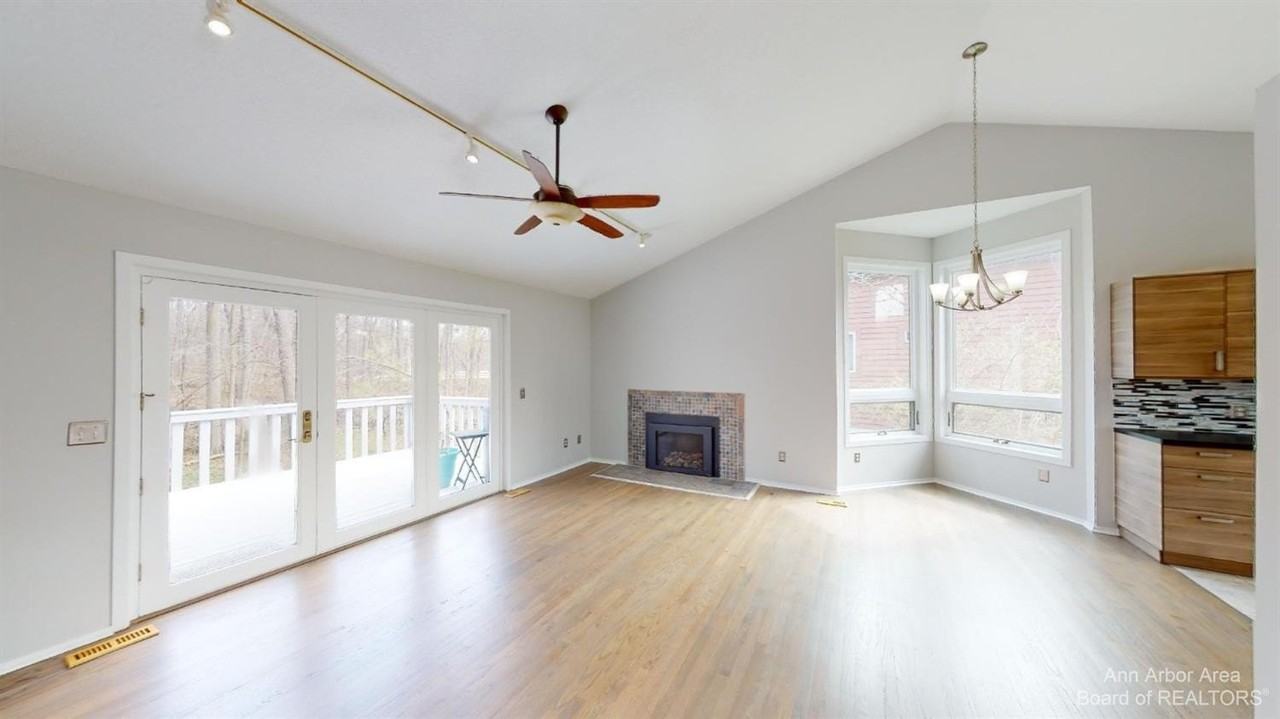 1280 Sunset Rd - Photo 6 of 50