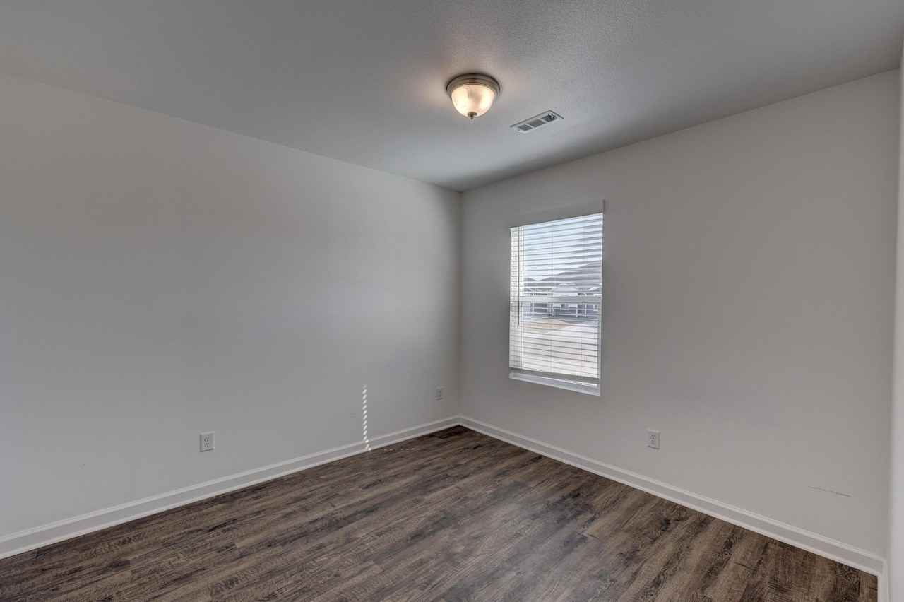 410 Alex Jordan Dr - Photo 4 of 27