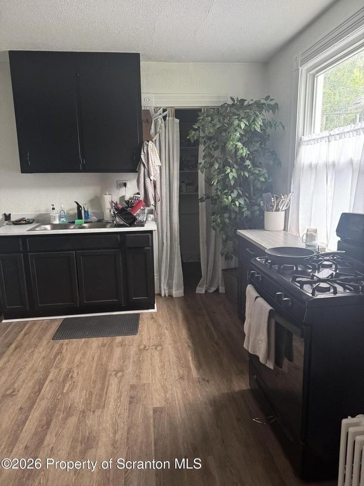 211 Grand Ave #6 - Photo 2 of 11