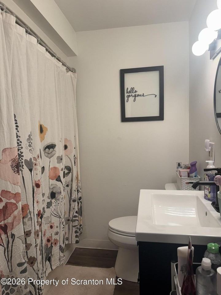 211 Grand Ave #6 - Photo 5 of 11