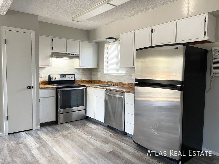 1930 W Yampa St #A - Photo 2 of 9