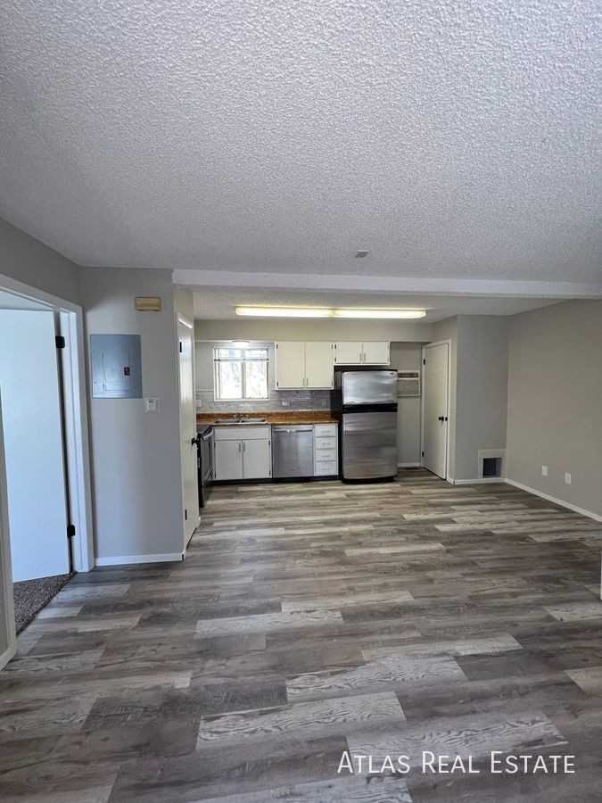 1930 W Yampa St #A - Photo 3 of 9