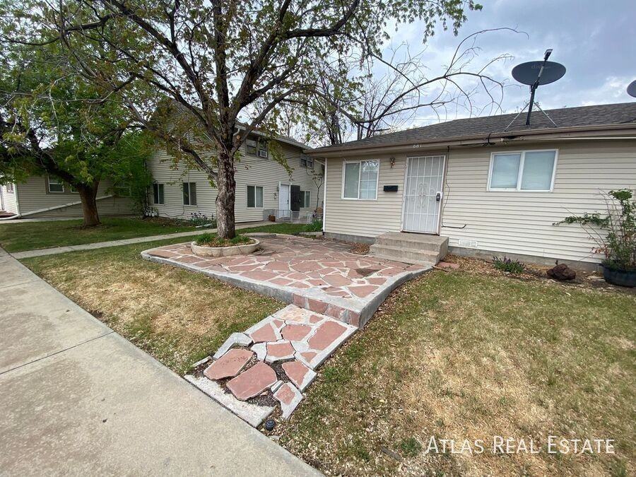881 E Egbert St