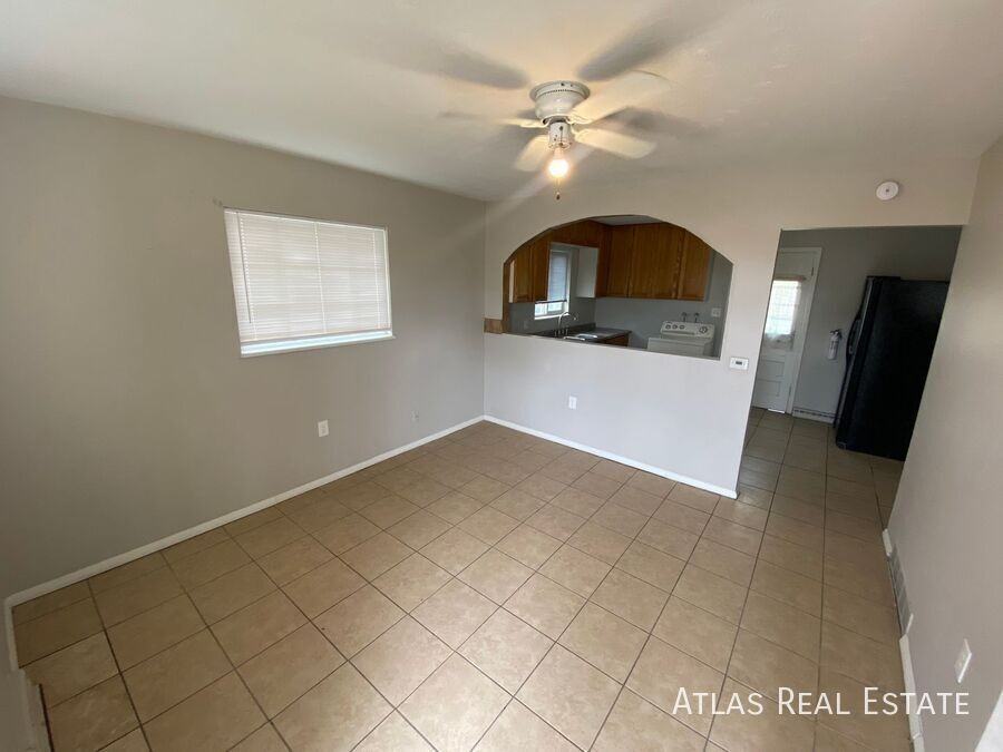 881 E Egbert St - Photo 2 of 24