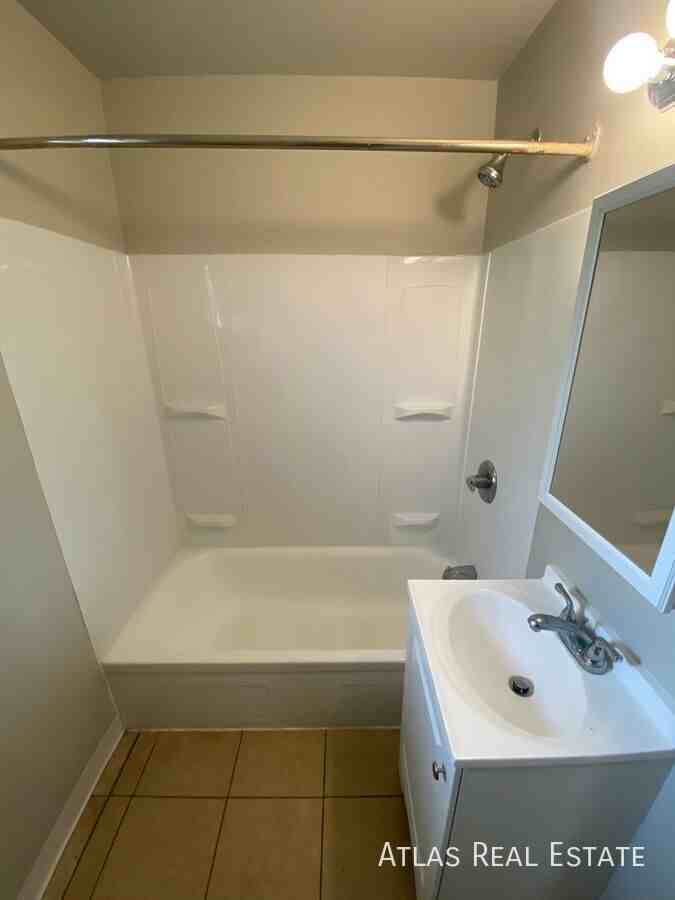 881 E Egbert St - Photo 5 of 24