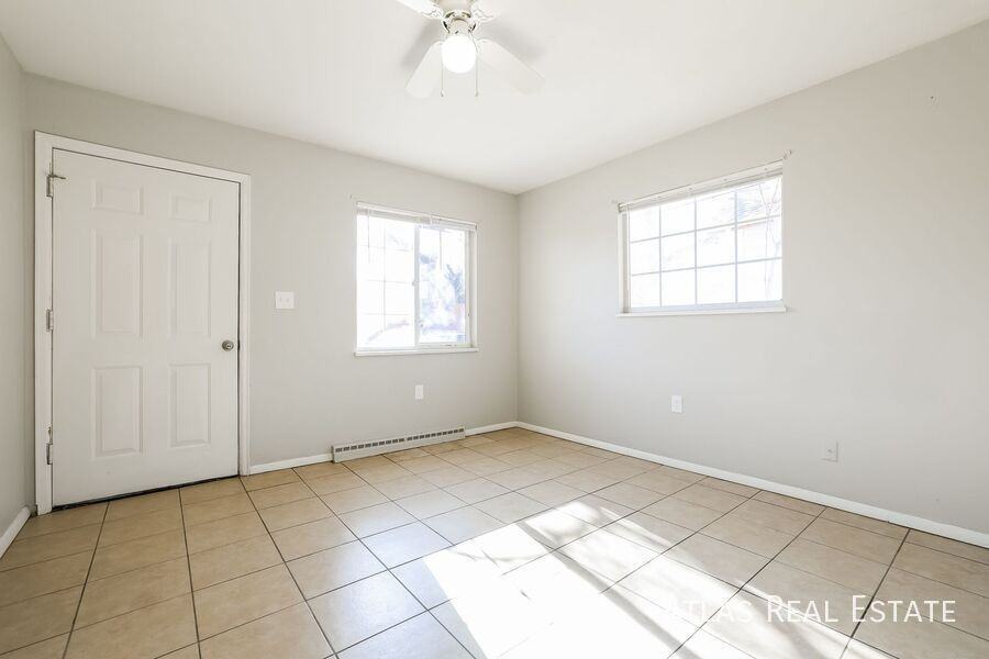 881 E Egbert St - Photo 5 of 17