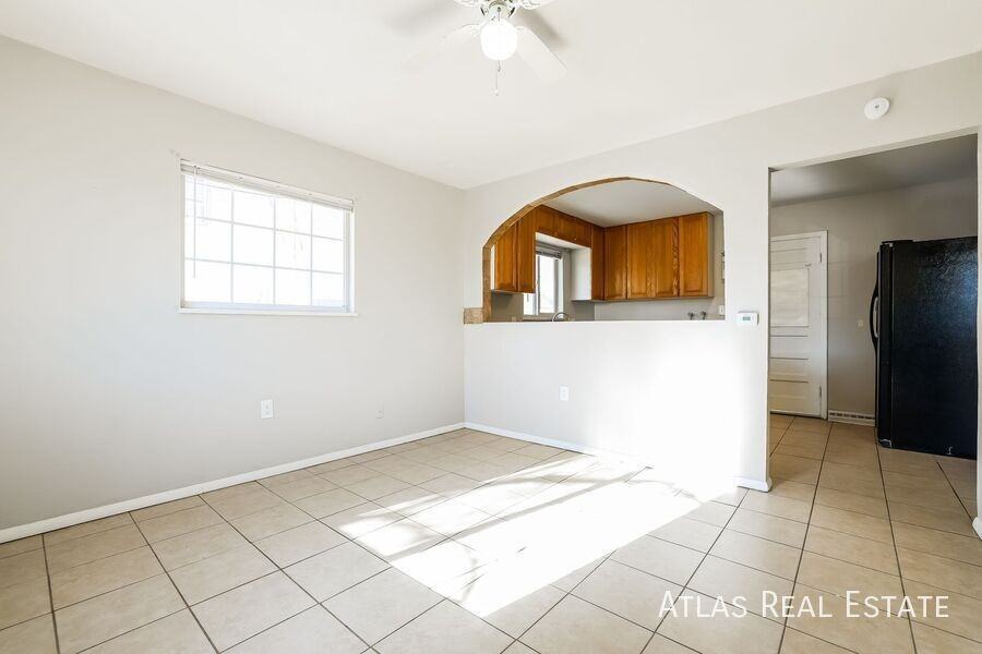 881 E Egbert St - Photo 4 of 17