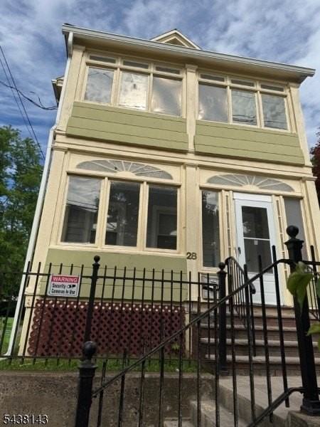 28 N Middaugh St #2