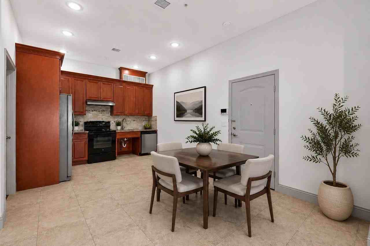 258 Broadway - Photo 5 of 11