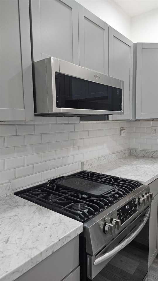 213 Mallory Ave #1 - Photo 6 of 13