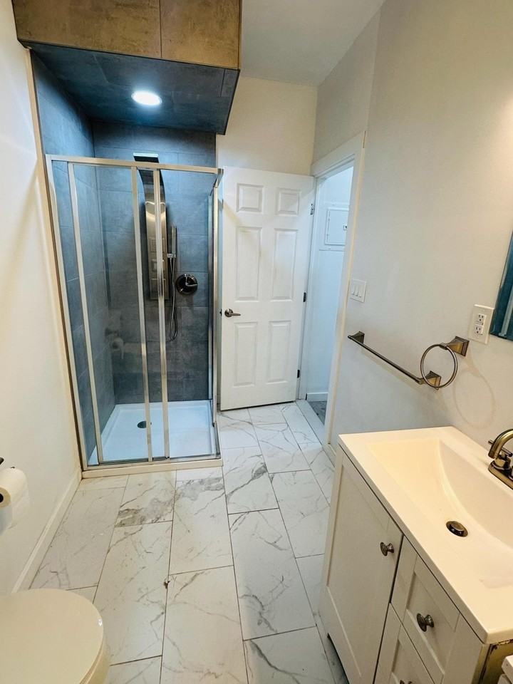 213 Mallory Ave #1 - Photo 7 of 13