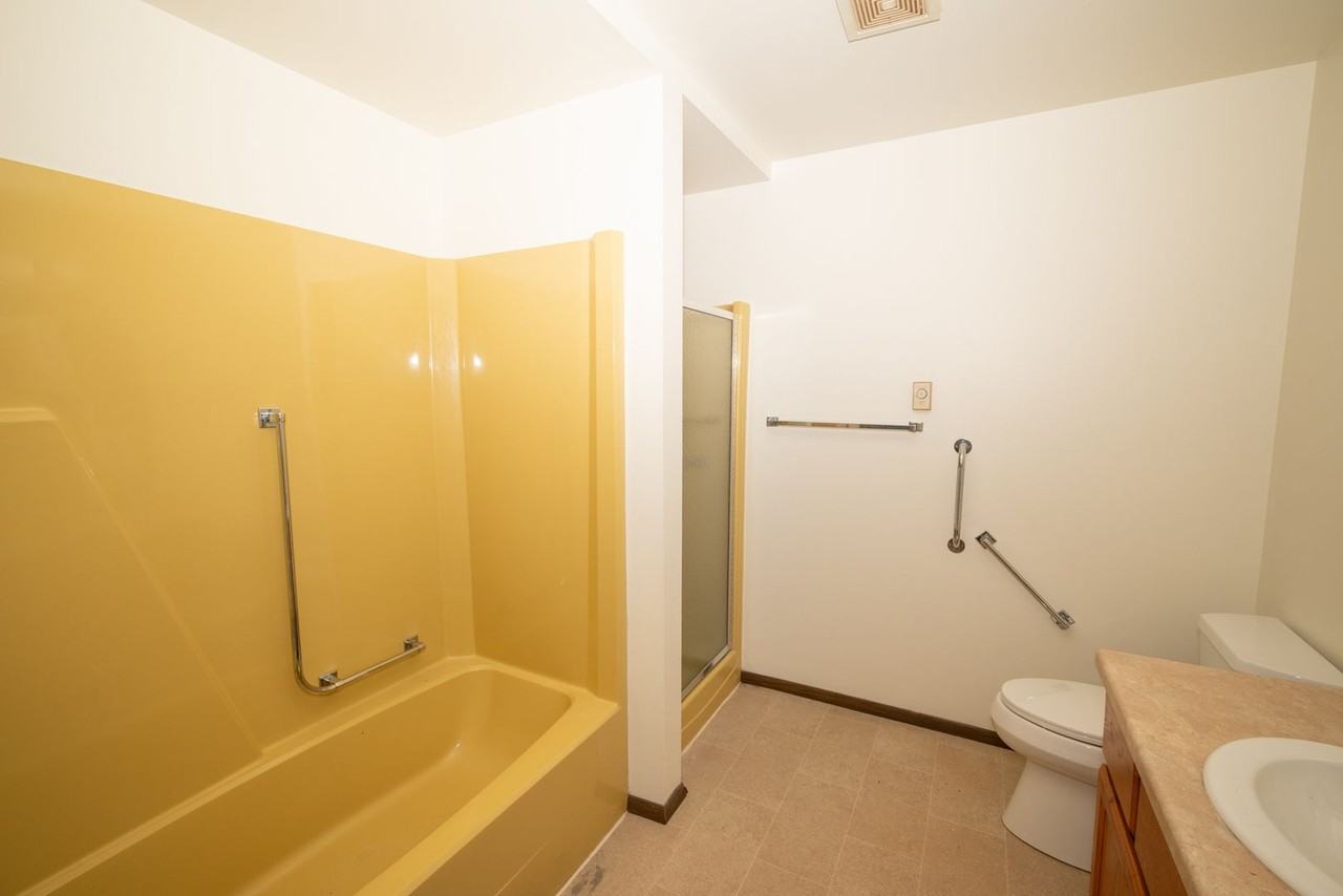 705 Chase Blvd - Photo 6 of 6