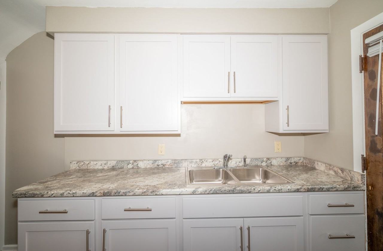 2111 Garfield Ave #2111 - Photo 4 of 11