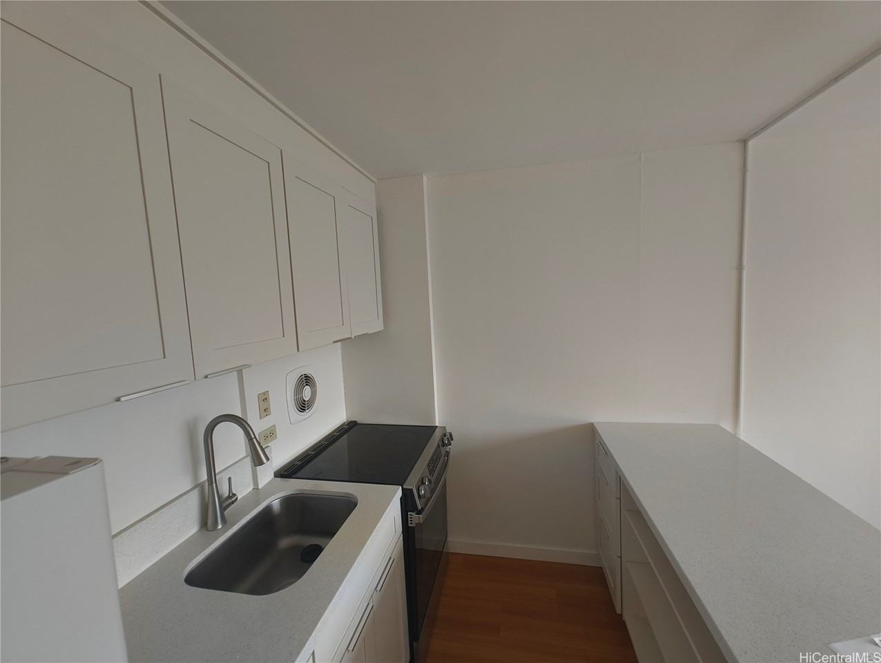 711 Kamuela Ave - Photo 2 of 8