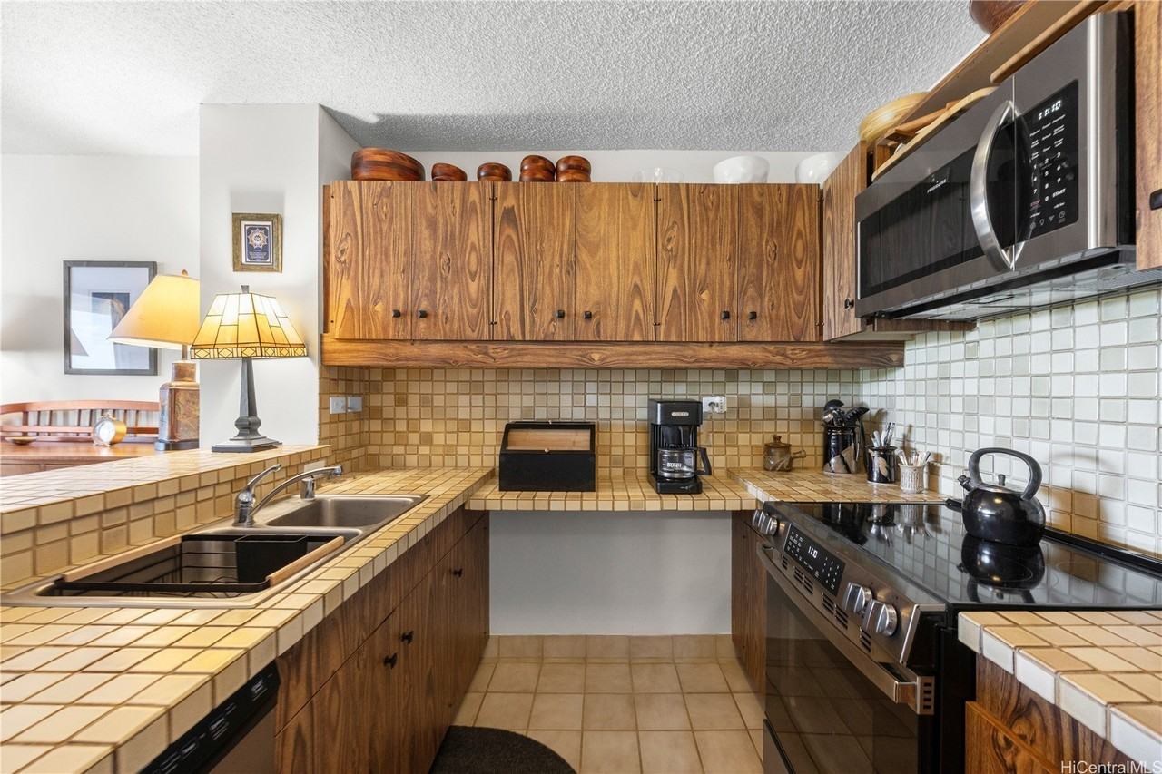 1717 Mott-Smith Dr #2904 - Photo 6 of 25