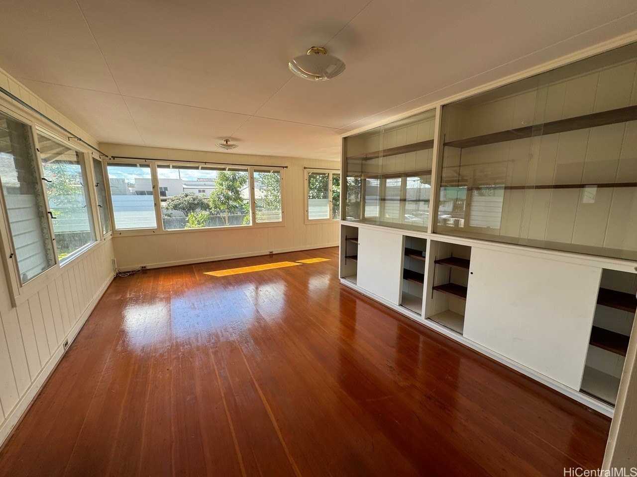 55 Mango St - Photo 3 of 9