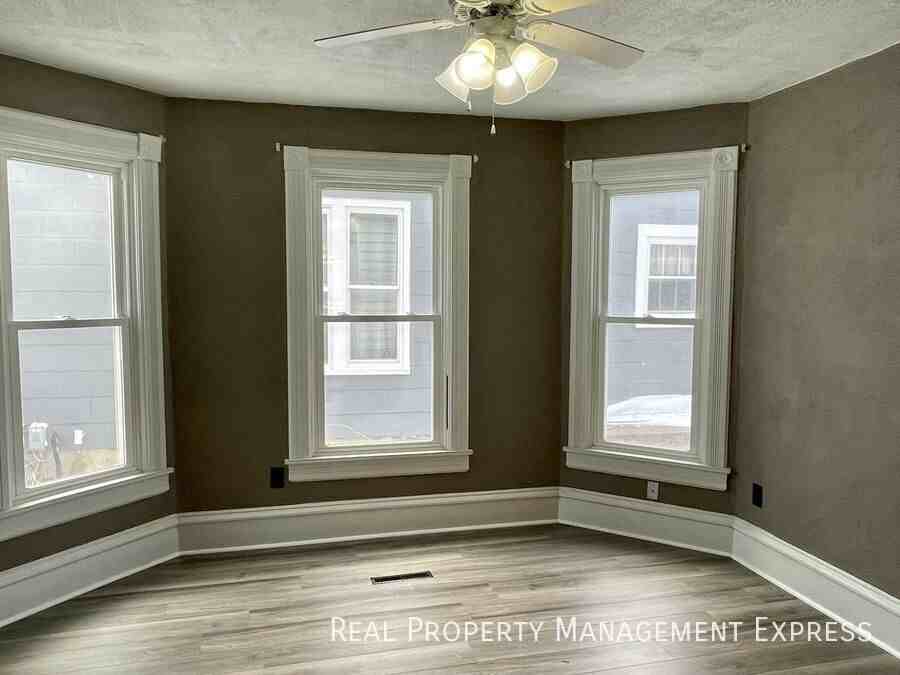 115 S Grange Ave - Photo 4 of 14