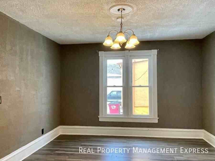 115 S Grange Ave - Photo 5 of 14