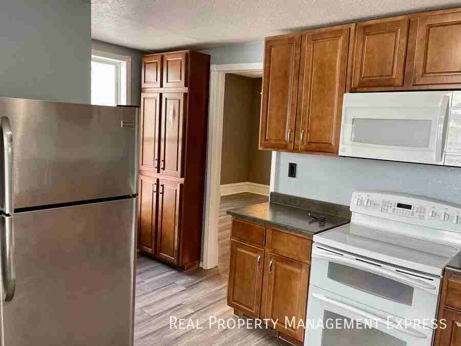 115 S Grange Ave - Photo 6 of 14
