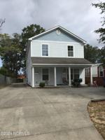 featured image of 1007 Castle St #1