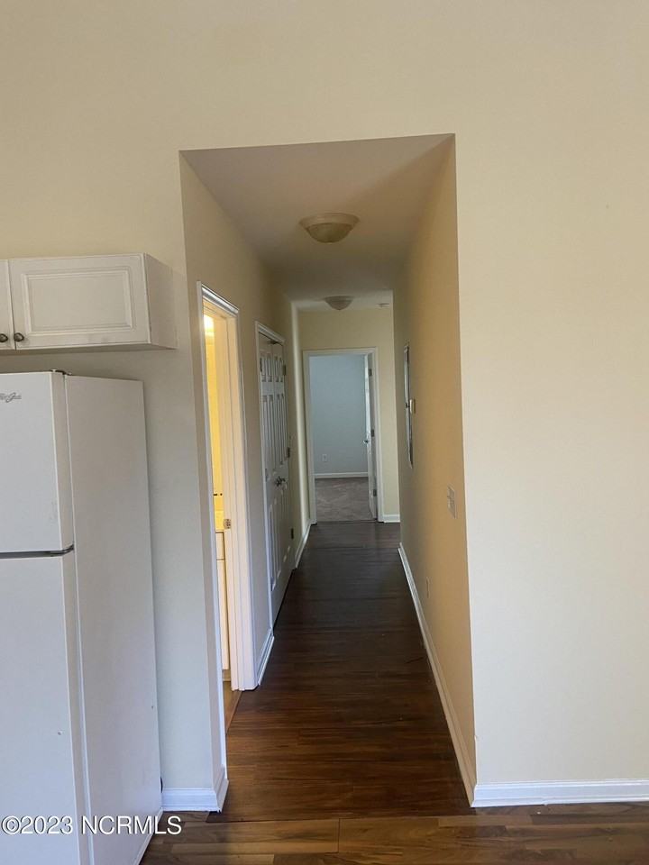 1007 Castle St #1 - Photo 5 of 18