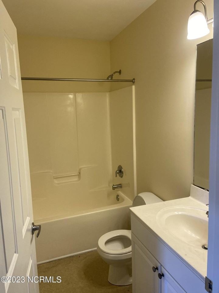 1007 Castle St #1 - Photo 6 of 18