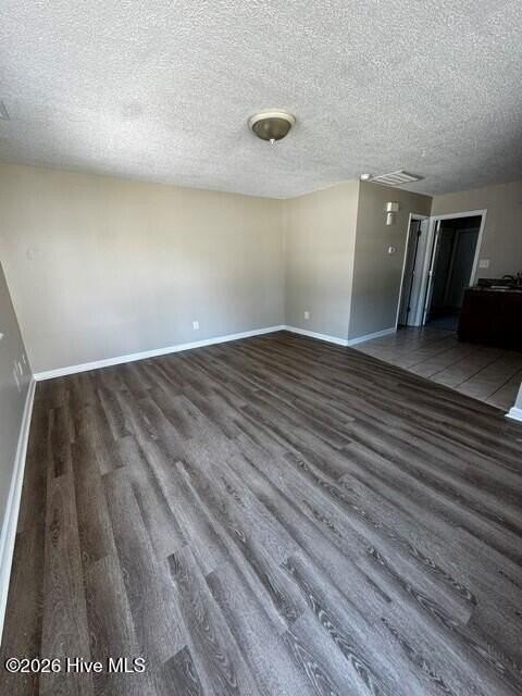 138 Easy St - Photo 3 of 7