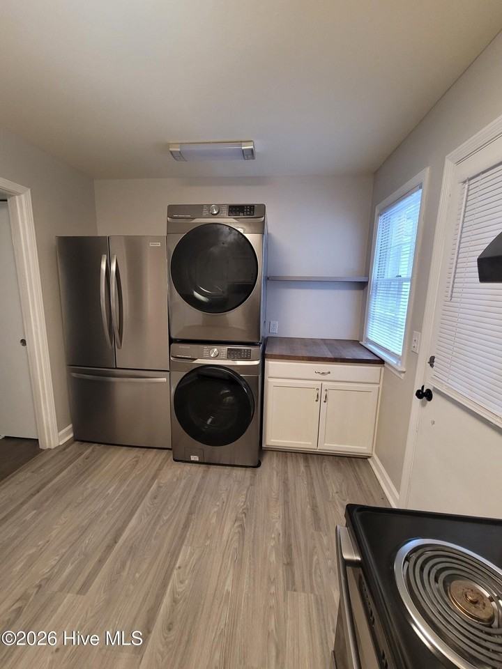 825 Montclair Dr - Photo 4 of 10