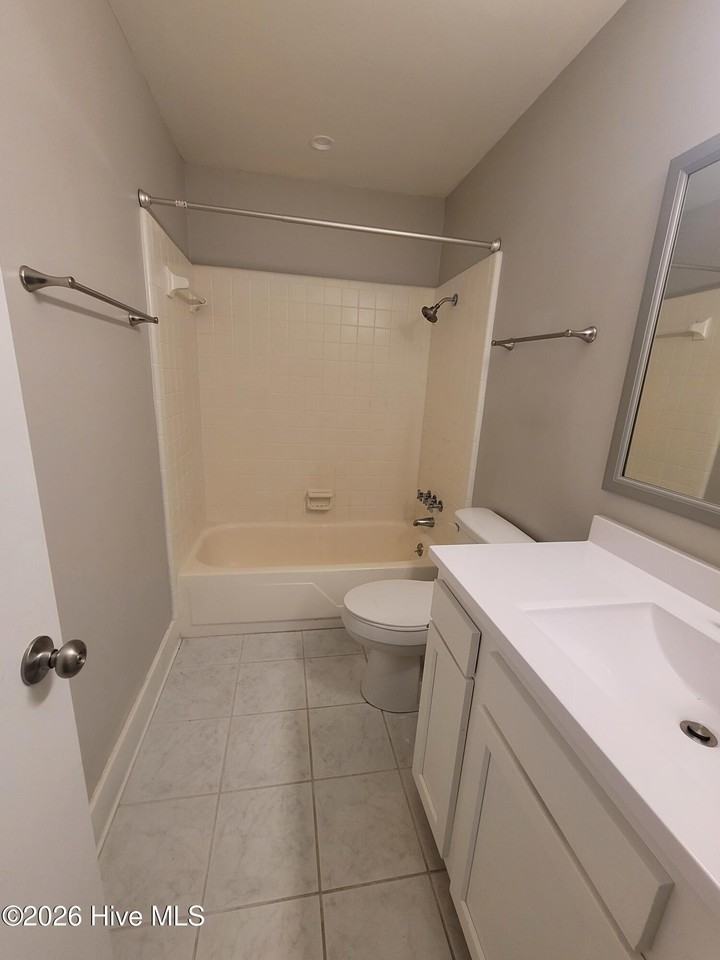 825 Montclair Dr - Photo 6 of 10