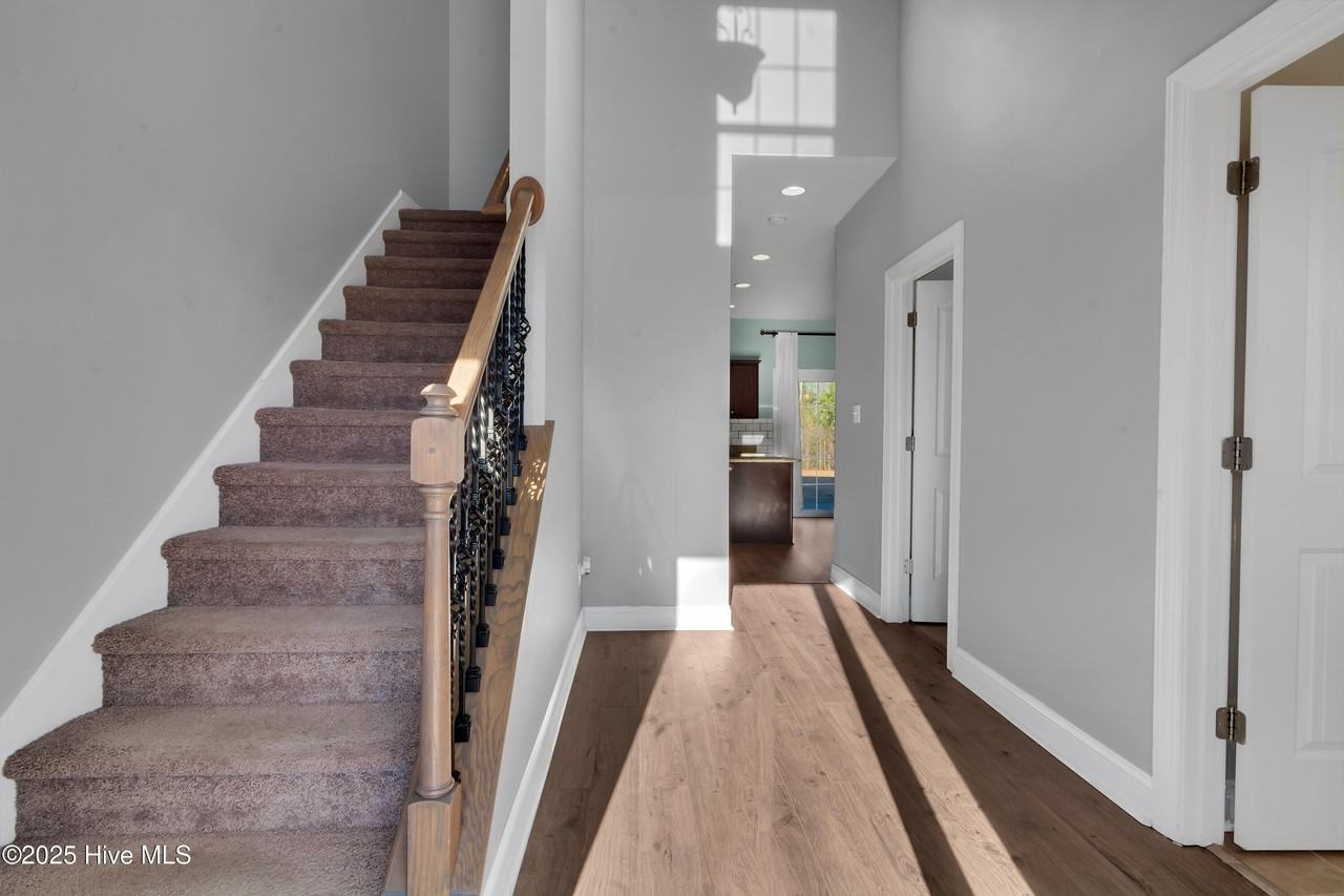 109 Rosegarten Ct - Photo 3 of 25