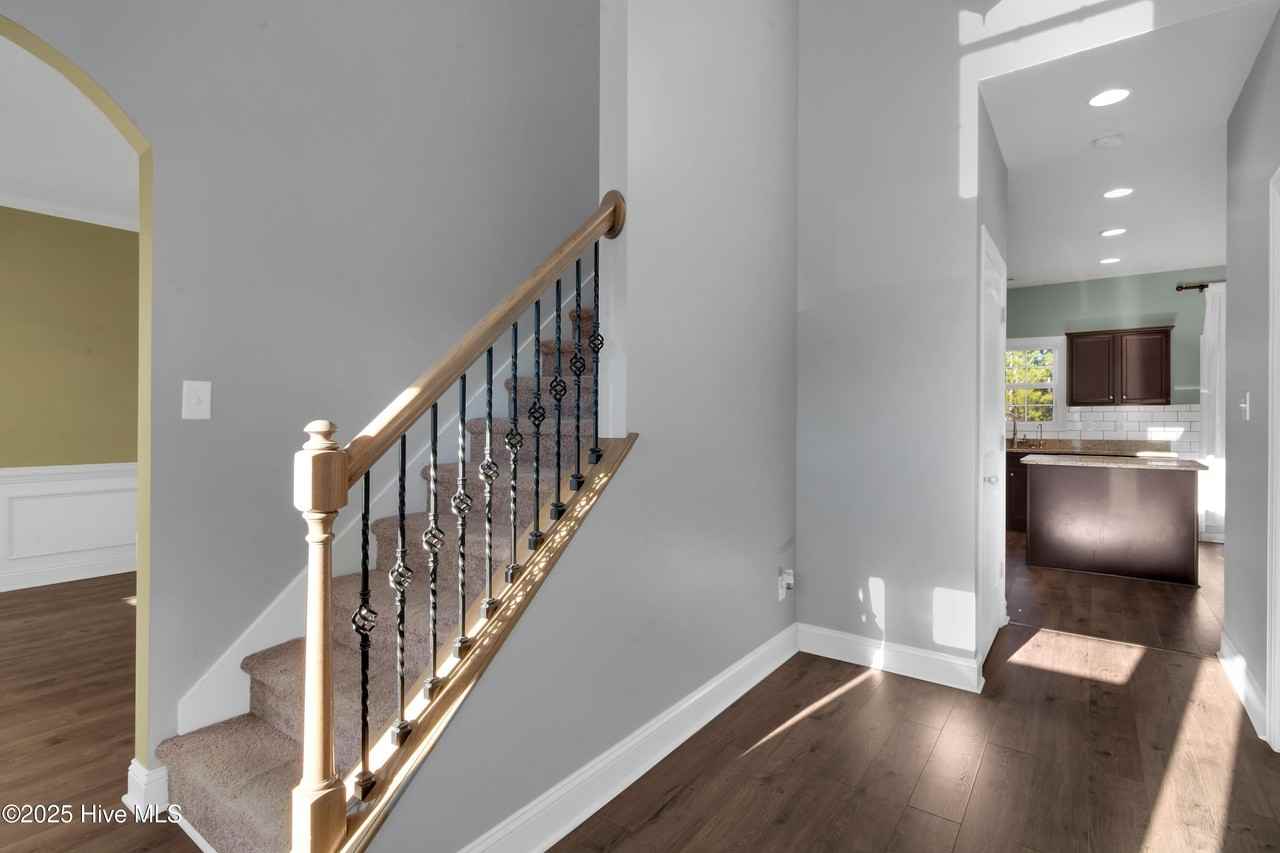 109 Rosegarten Ct - Photo 4 of 25