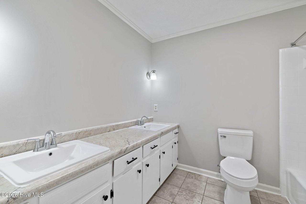 315 Holland Hill Dr - Photo 2 of 19