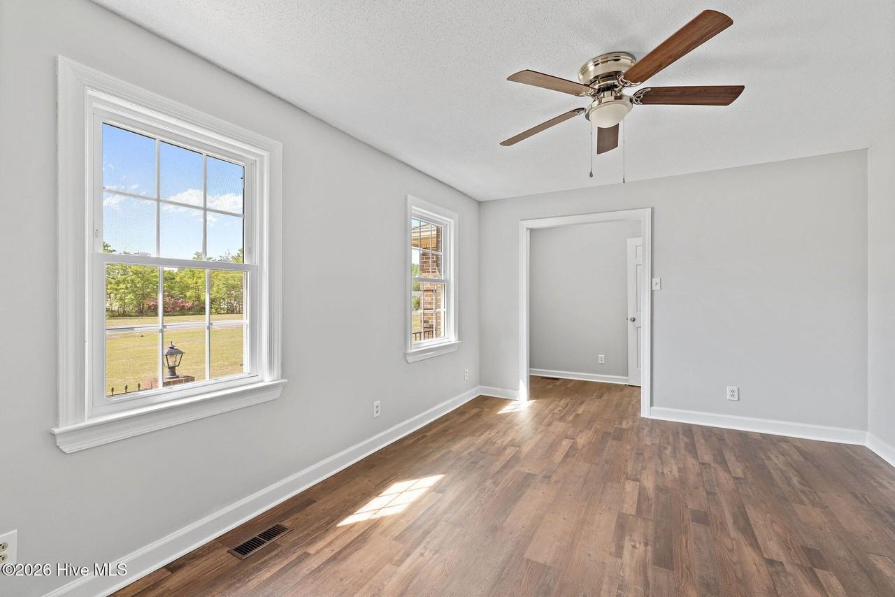 315 Holland Hill Dr - Photo 6 of 19