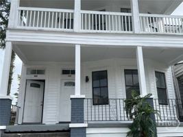 featured image of 414 W 36th St