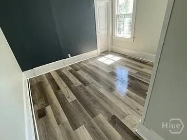 414 W 36th St - Photo 5 of 7