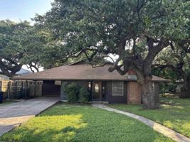 featured image of 104 N Vandeveer St