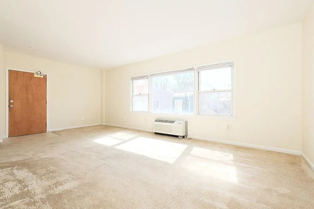 219 S Payne St Apt 201 #201 - Photo 2 of 11