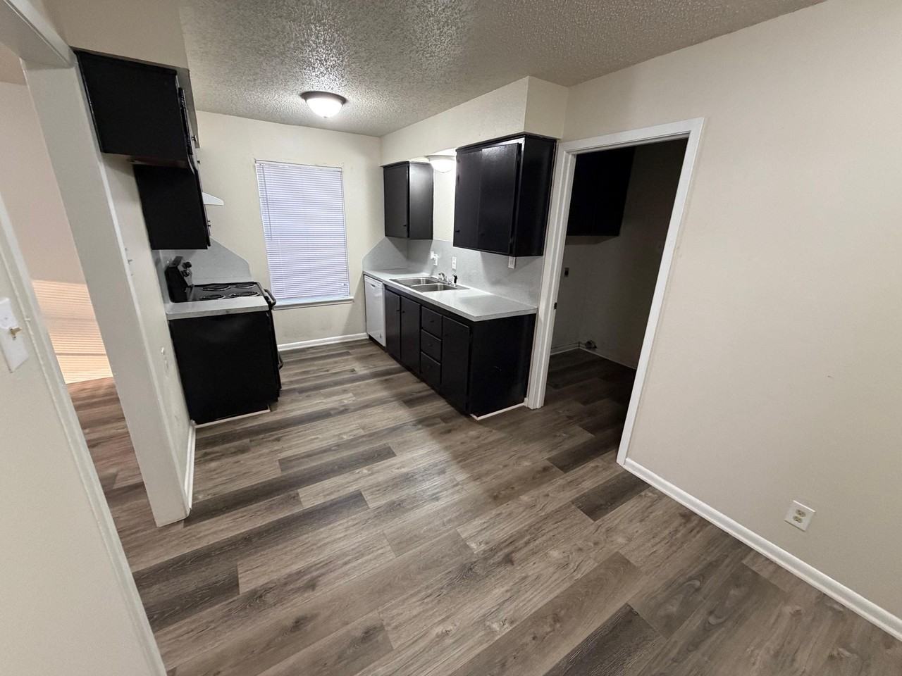 3500B Denson Dr - Photo 3 of 10