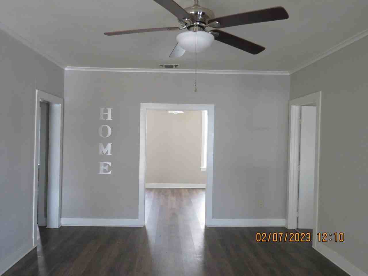 106 W Jewell Dr - Photo 2 of 22