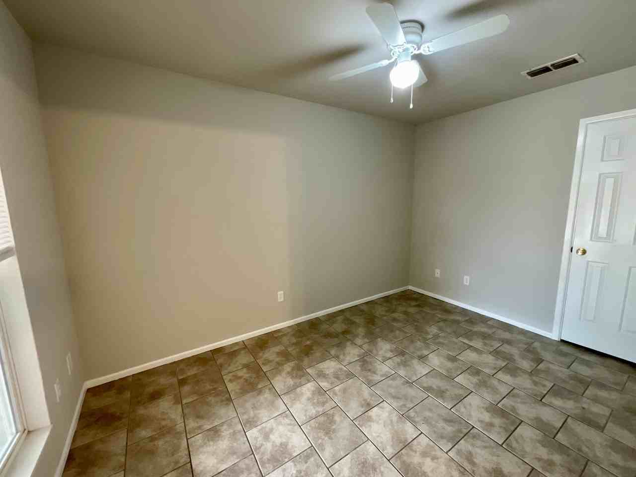 3415 49th St #B - Photo 3 of 10