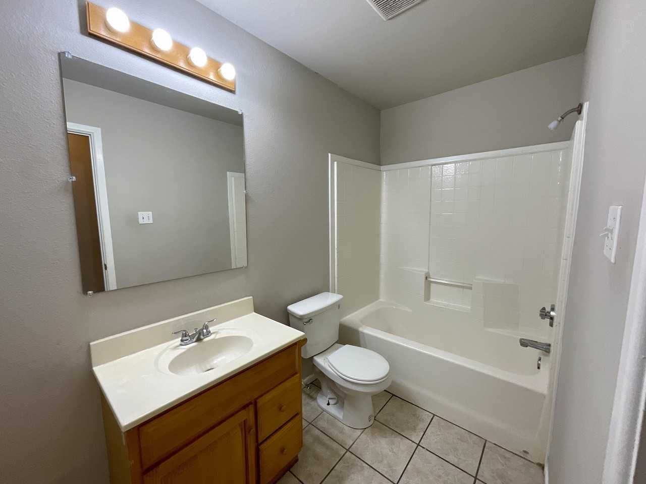 3415 49th St #B - Photo 5 of 10