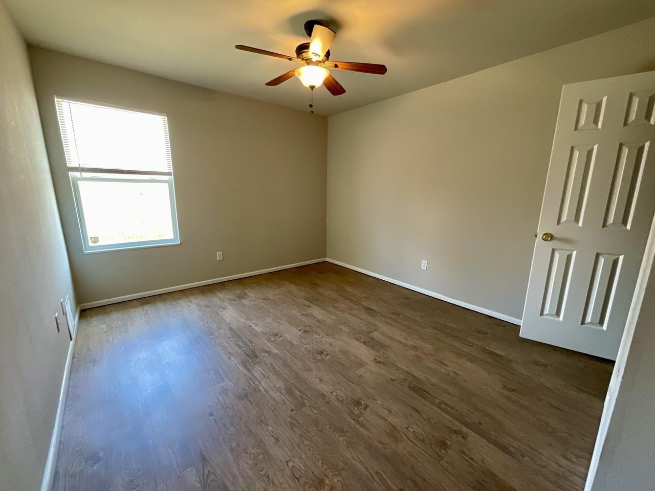 3415 49th St #B - Photo 6 of 10