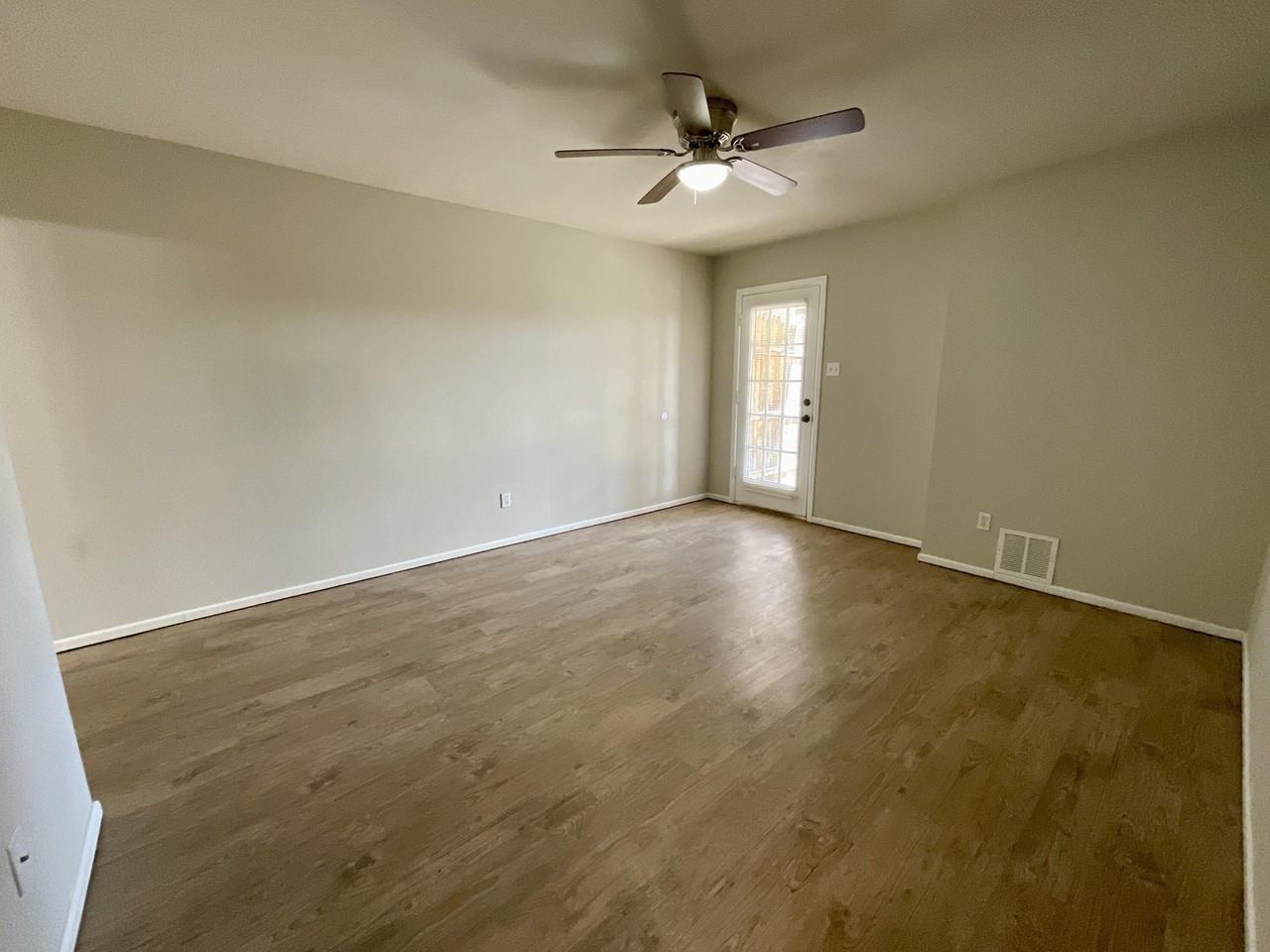 3415 49th St #B - Photo 7 of 10