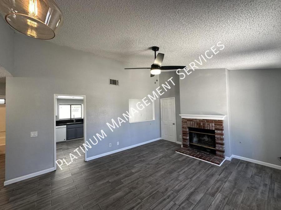 4206 E Avenue Q14 - Photo 3 of 19