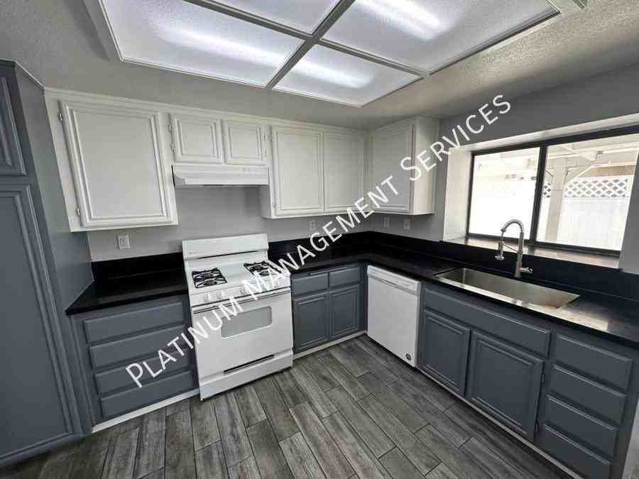 4206 E Avenue Q14 - Photo 5 of 19