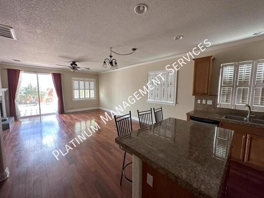 3075 Summer Breeze Ave - Photo 6 of 22